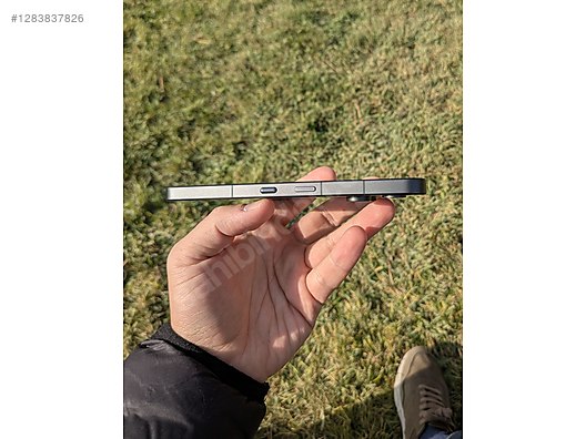 Used & Brand New Items / Cell Phones & Accessories / Cell Phones / Nothing / Phone (3)