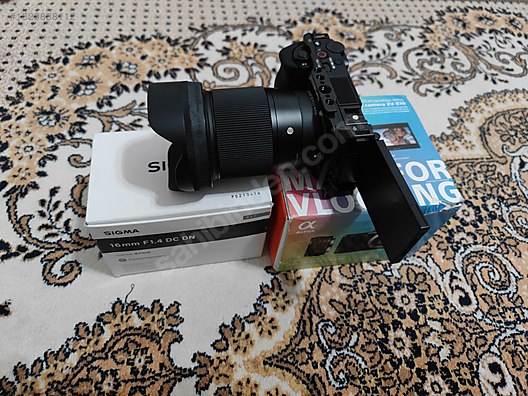 Aynasız / Sony / ZV-E10 / Sony zv-e10+sigma 16mm 1.4f+smallrig