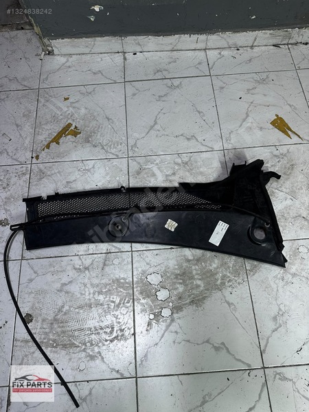 Peugeot 3008 Ön Cam Izgarası