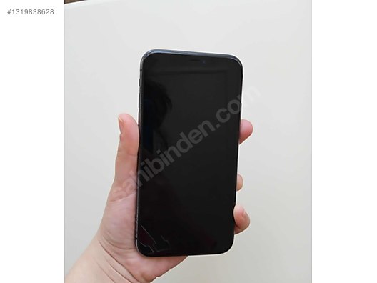 Apple / iPhone 11 / Sahibinden temiz siyah iPhone 11 64 GB