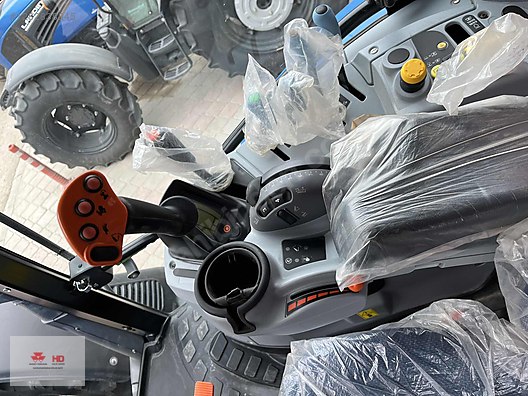 Machinery / Agricultural Machines / Tractors / New Holland / TR6.145S