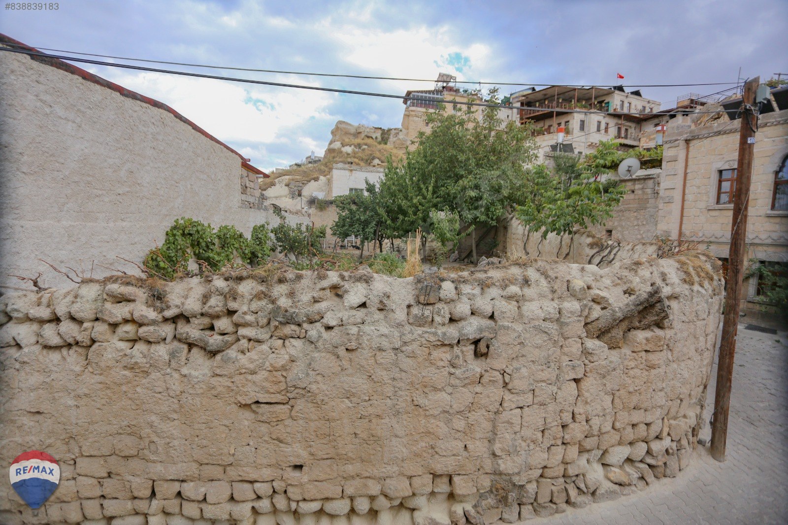 REMAX KATILIM/ CAPPADOCIA GÖREME CAVE OTEL YAPIMA UYGUN EV 840m2