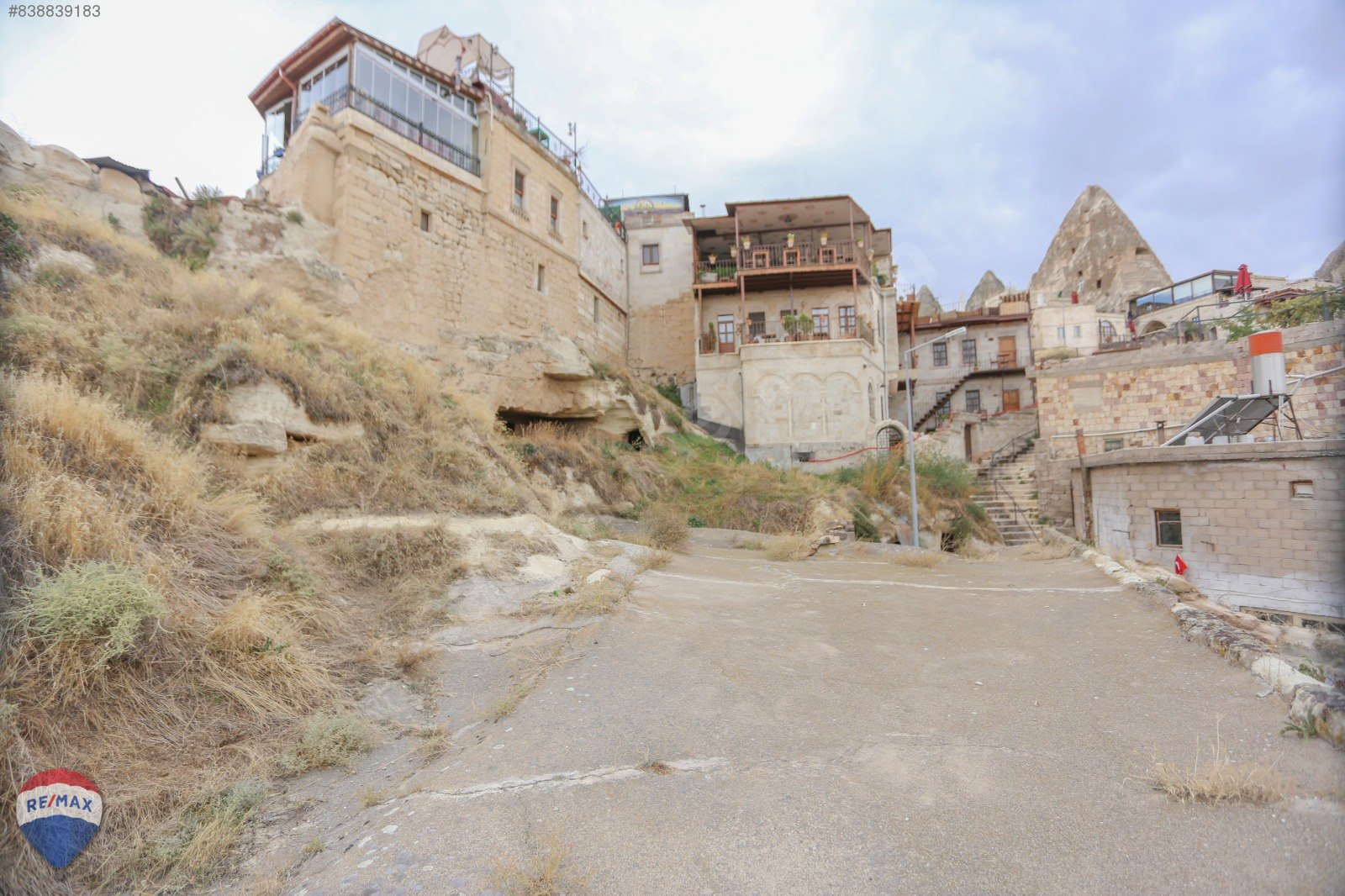 REMAX KATILIM/ CAPPADOCIA GÖREME CAVE OTEL YAPIMA UYGUN EV 840m2