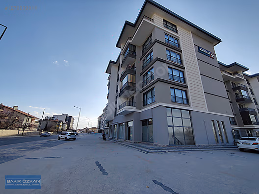 BAKIR ÖZKAN'DAN YAPILI VADİ KONAKLARINDA ARAKAT 185M2 4+1 DAİRE #1279839314