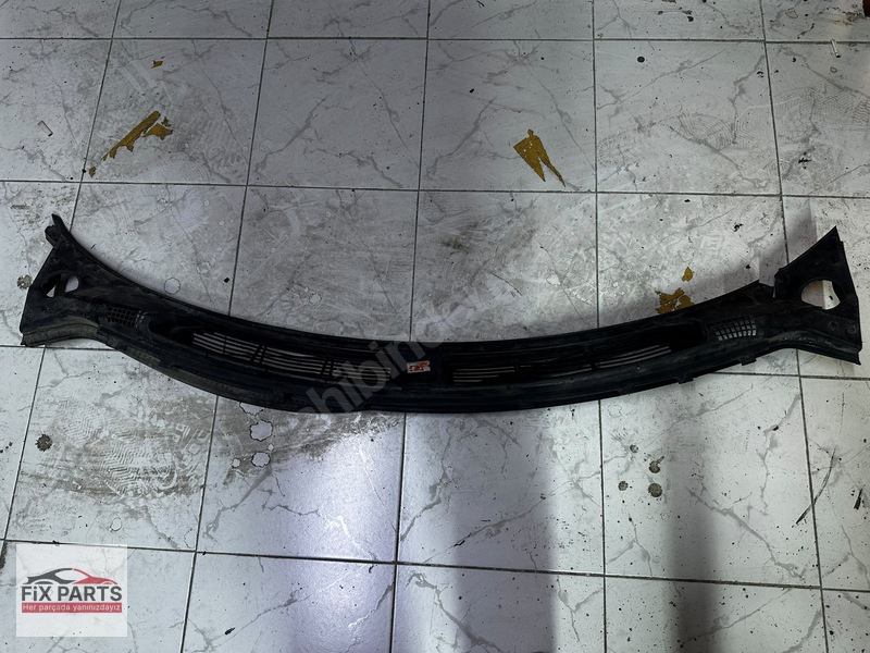 Ford Transit Ön Cam Izgarası