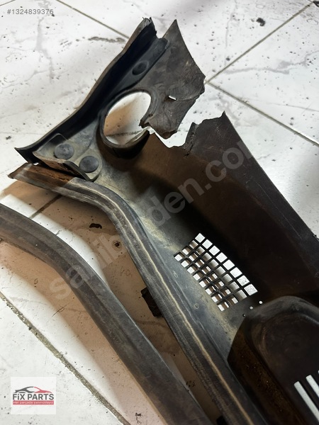 Ford Transit Ön Cam Izgarası