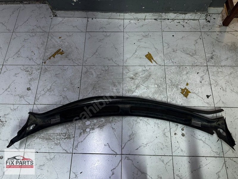Ford Transit Ön Cam Izgarası