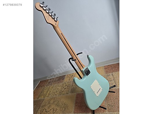 Squier Elektro Gitar