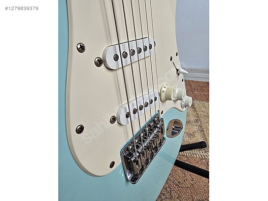 Squier Elektro Gitar