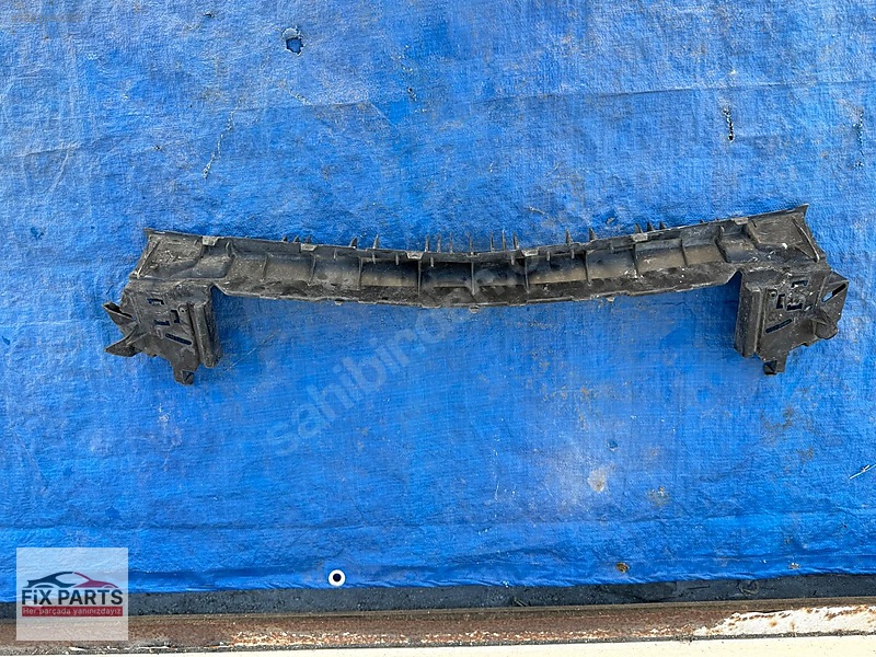 Mercedes CLA Tampon (Ön)