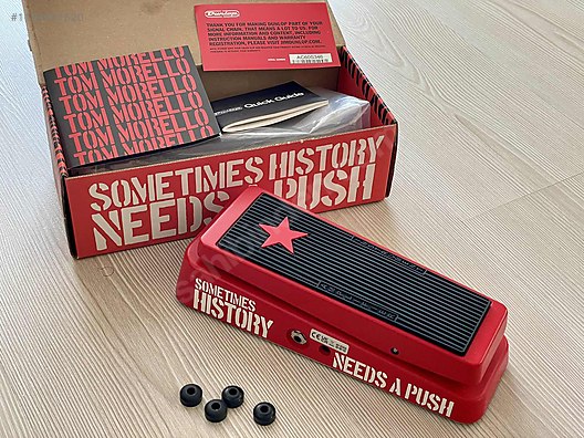 ギター cry baby tom morello TBM95 Jim Dunlop Amazon.com: JIM DUNLOP Tom Morello Cry Baby Wah, Red (TBM95