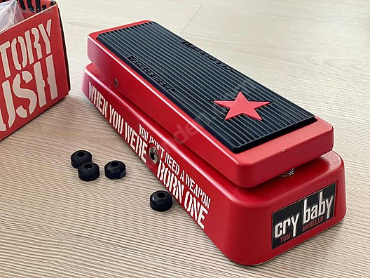 Jim Dunlop Cry Baby TBM95 Tom Morello Signature Wah Pedalı