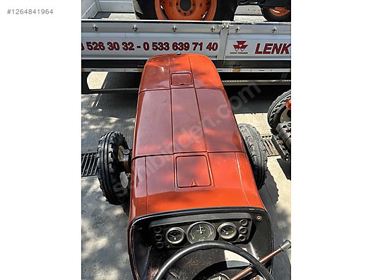 Machinery / Agricultural Machines / Tractors / New Holland / 54C