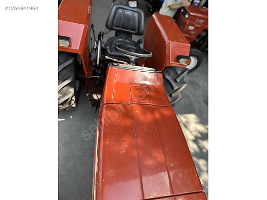 Machinery / Agricultural Machines / Tractors / New Holland / 54C