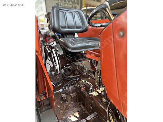 Machinery / Agricultural Machines / Tractors / New Holland / 54C