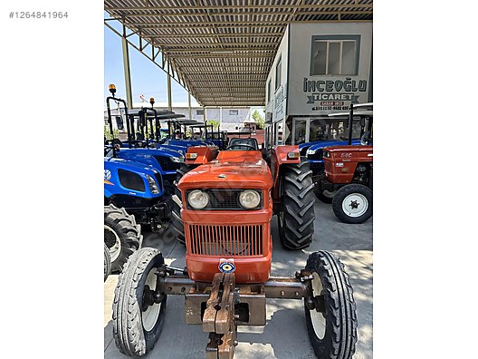 Machinery / Agricultural Machines / Tractors / New Holland / 54C