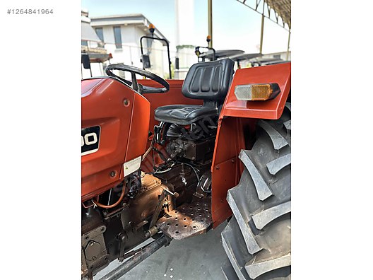 Machinery / Agricultural Machines / Tractors / New Holland / 54C