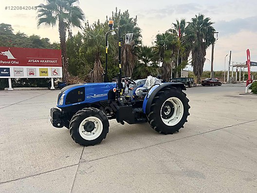 Machinery / Agricultural Machines / Tractors / New Holland / T4.70B