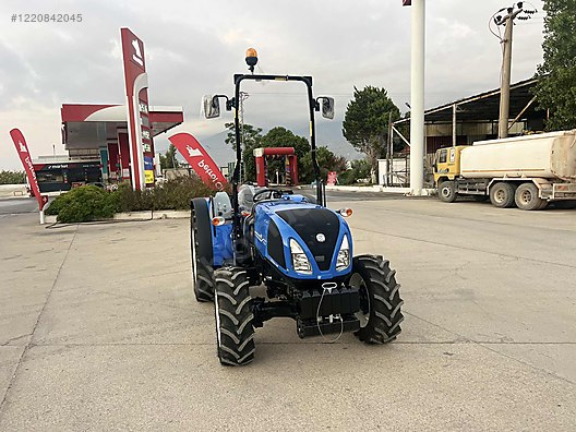 Machinery / Agricultural Machines / Tractors / New Holland / T4.70B