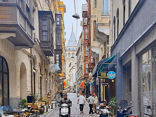 GG GÖZDEM'DEN Galata Kulesi'ne Adım Mesafede BOŞ Tripleks Daire