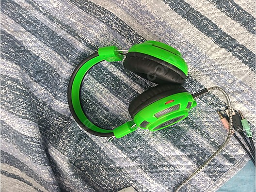 Used & Brand New Items / Computers / Peripherals / Headphones & Microphones