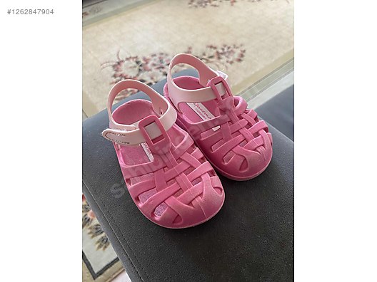 Used & Brand New Items / Mother & Baby / Baby Wear / Shoes & Bootees