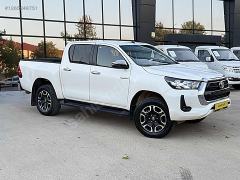 ADANZY AUTO'dan 2021 M TOYOTA HİLUX HATASIZ BOYASIZ...
