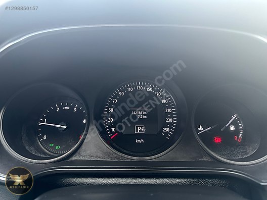 OTOFENİX 2020 RENAULT MEGANE 1.5 BLUE DCI TOUCH OTOMATİK