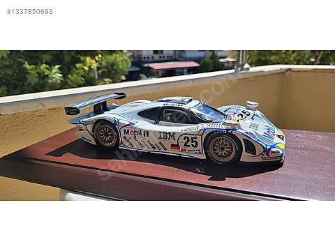 Maisto Diecast Model 1:18 Porsche Araba - 1337850693