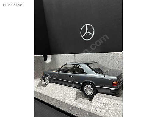 1:18 diecast Norev üretim Mercedes Benz 300 CE-24 Coupe on