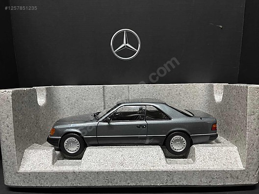 1:18 diecast Norev üretim Mercedes Benz 300 CE-24 Coupe on