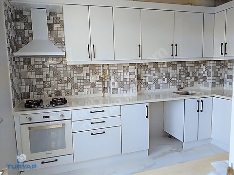 ÜSKÜDARIN EN GENİŞ VE YENİLENMİŞ 3+1 i &AÇIK OTOPARKLI&