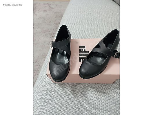 İkinci El ve Sıfır Alışveriş / Giyim & Aksesuar / Kadın / Ayakkabı / Topuksuz Klasik