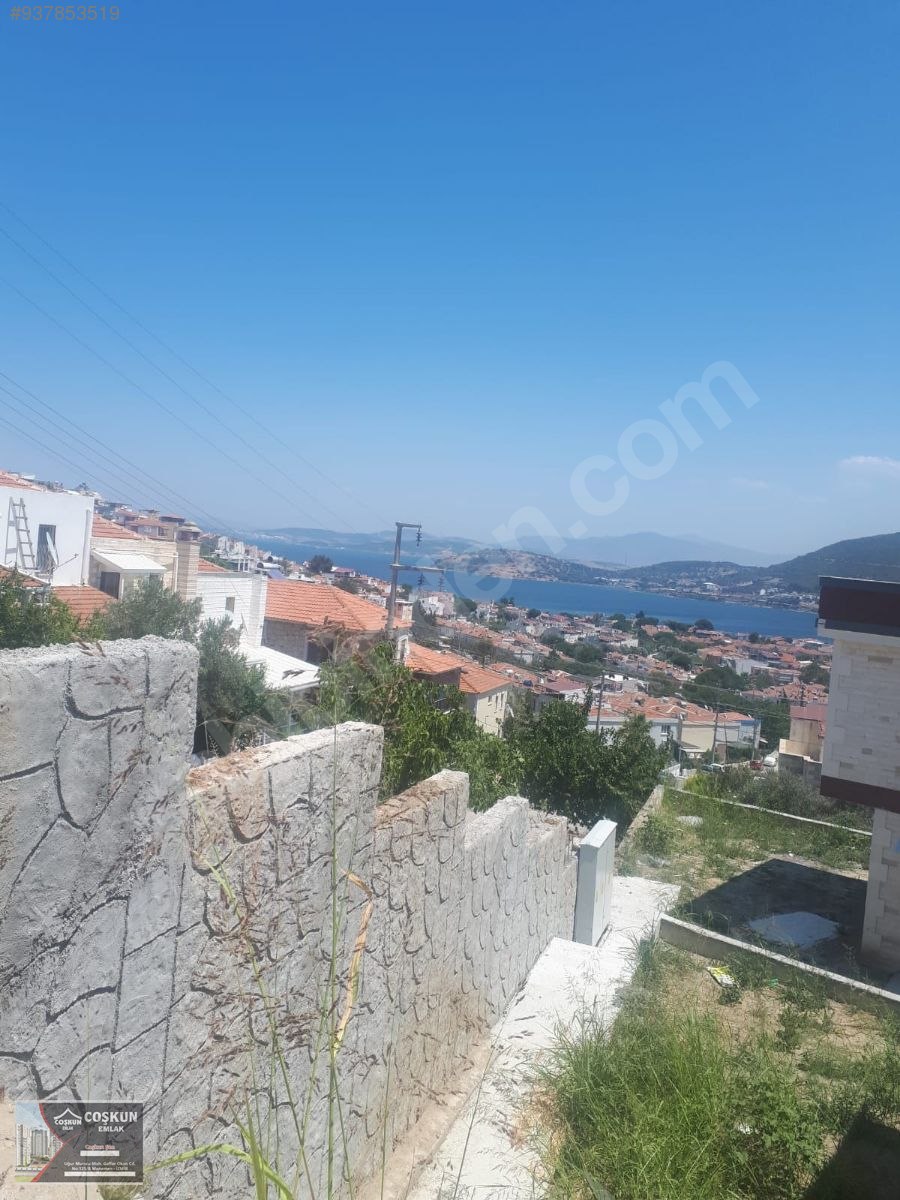COŞKUN EMLAKTAN YENİFOÇA FATİH MAHALLESİNDE SATILIK LÜX DUBLEX