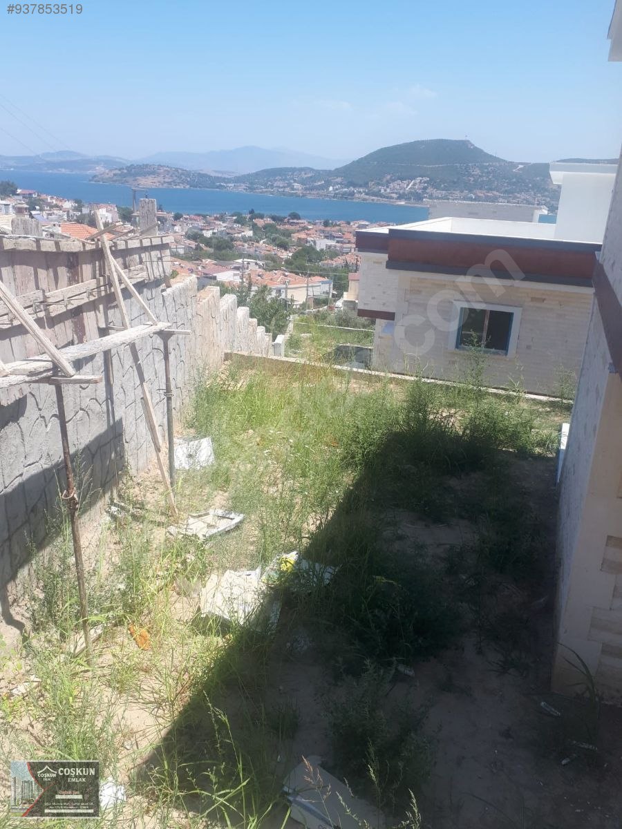 COŞKUN EMLAKTAN YENİFOÇA FATİH MAHALLESİNDE SATILIK LÜX DUBLEX