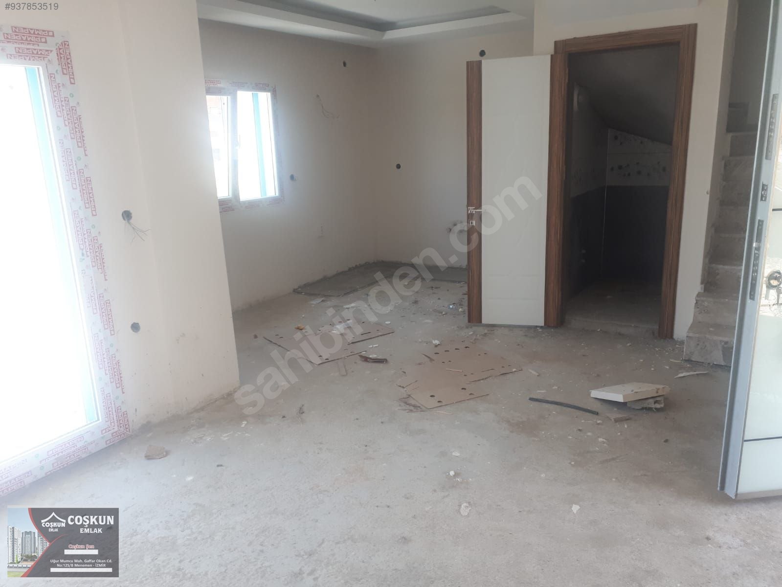COŞKUN EMLAKTAN YENİFOÇA FATİH MAHALLESİNDE SATILIK LÜX DUBLEX