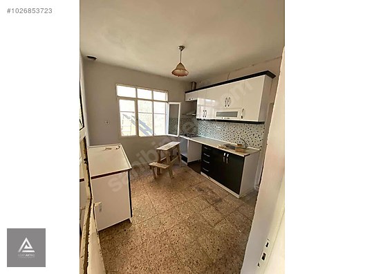 200 m2 ARSA İÇERİSİNDE 2+1 AYRI MUT. PARK CEPHELİ EV Satılık Müstakil