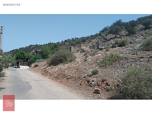 Fethiye Kayaköy Karakeçililer� de satılık kargir ev ve ahır Satılık
