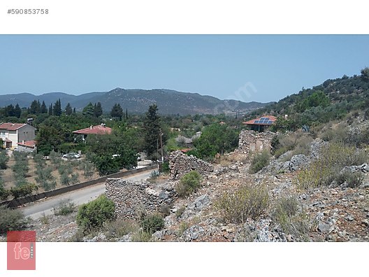 Fethiye Kayaköy Karakeçililer� de satılık kargir ev ve ahır Satılık