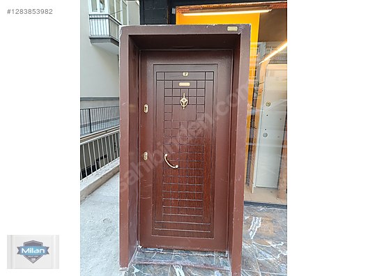 İkinci El ve Sıfır Alışveriş / Bahçe & Yapı Market / Yapı Malzemeleri / Kapı & Pencere / Çelik Kapı