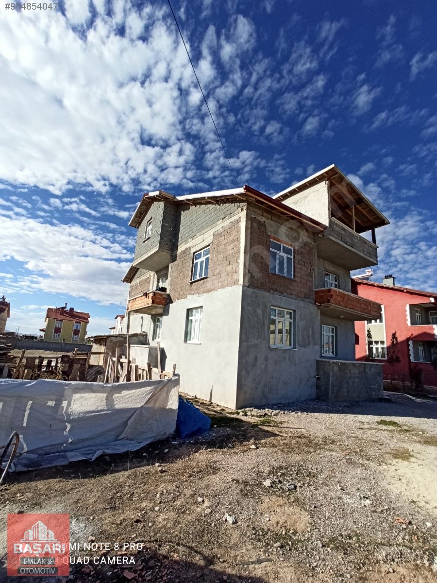 KONYA KARATAY SARAÇOĞLU 1.KANALDA 2.5 KATLI MÜSTAKİL EV Satılık