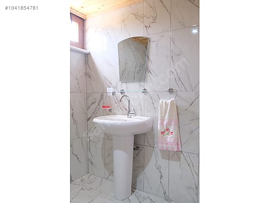 ACİLOYLAT KAPLICALARINA KOMŞU ÇİFTLİK EVİ 13 DÖNÜM Satılık