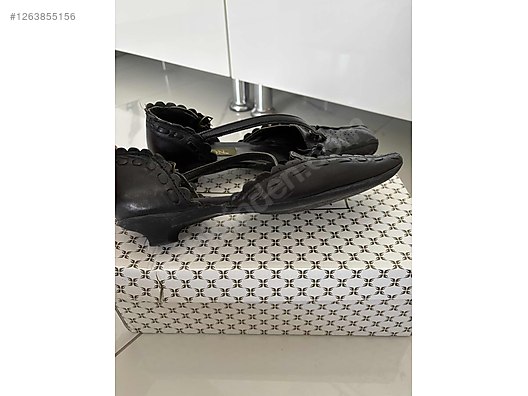 Used & Brand New Items / Clothing & Accessories / Women / Shoes / Flat Shoes