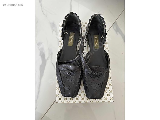 Used & Brand New Items / Clothing & Accessories / Women / Shoes / Flat Shoes