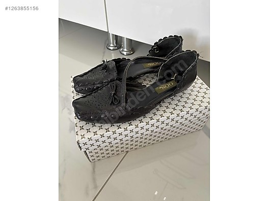 Used & Brand New Items / Clothing & Accessories / Women / Shoes / Flat Shoes