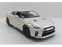 1:24 burago/ 2017 NİSSAN GT-R #1283857614