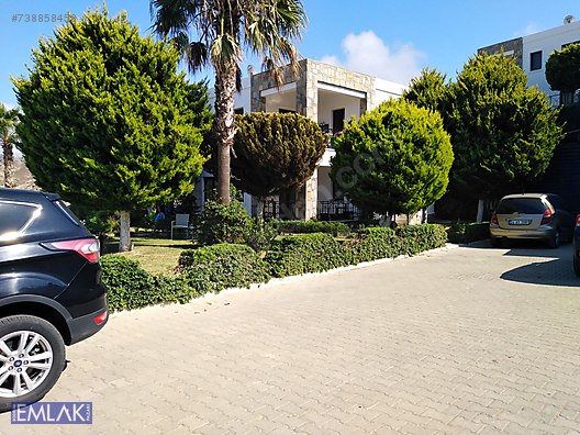 Bodrum Gümüşlükte Havuzlu Sitede,Manzaralı,Bahçeli,Eşyalı Daire