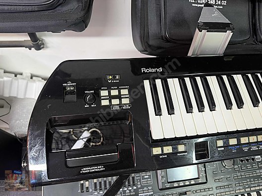 ROLAND LUCİNA AX-09 KEYTAR - Synthesizer ve Tuşlu Çalgılar