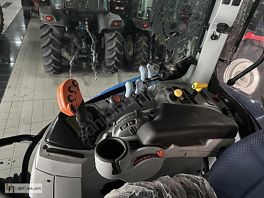 Machinery / Agricultural Machines / Tractors / New Holland / TR6.125S