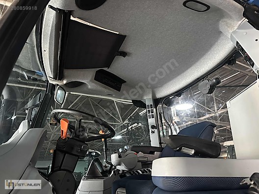 Machinery / Agricultural Machines / Tractors / New Holland / TR6.125S